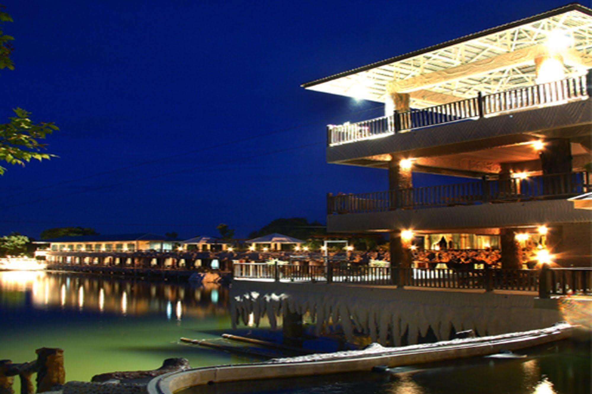 Chart Trip Resort Nakhonratchasima Exterior foto
