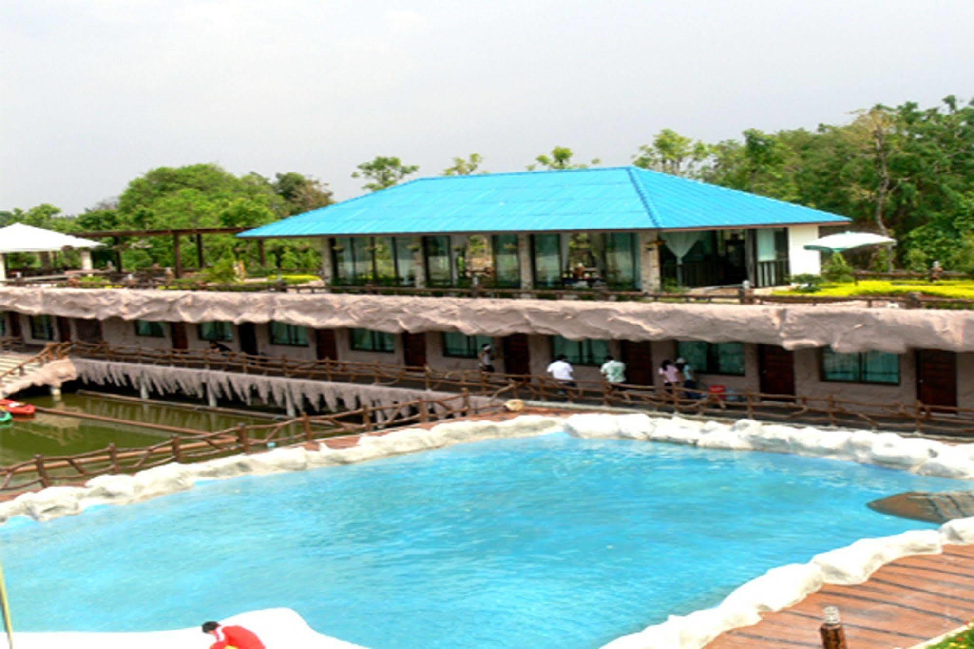 Chart Trip Resort Nakhonratchasima Exterior foto