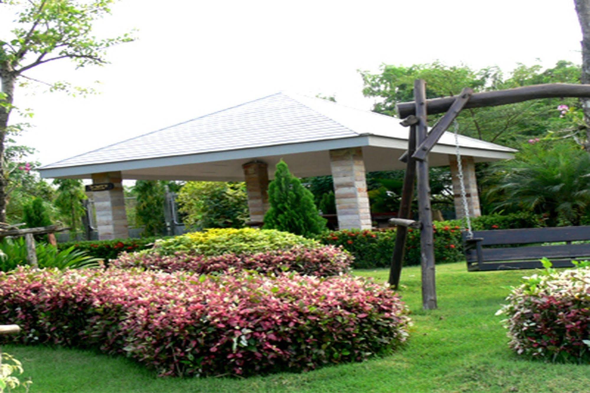 Chart Trip Resort Nakhonratchasima Exterior foto